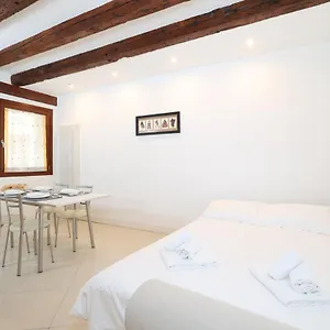 Bricola Biennale Apartamento