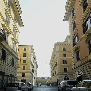 Via Montebello Apartamento